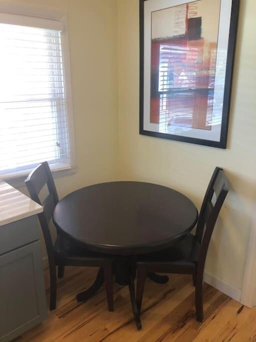 Entire Apartment Close To Downtown - 2 Queen Beds Springfield Kültér fotó